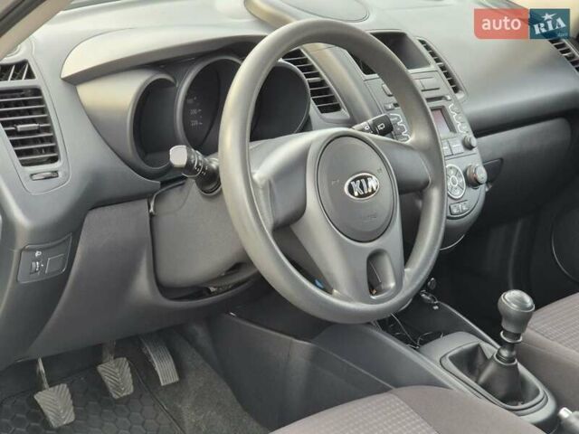 Белый Киа Soul, объемом двигателя 1.59 л и пробегом 70 тыс. км за 7500 $, фото 8 на Automoto.ua