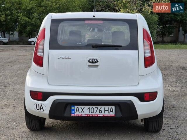Белый Киа Soul, объемом двигателя 1.59 л и пробегом 70 тыс. км за 7500 $, фото 10 на Automoto.ua