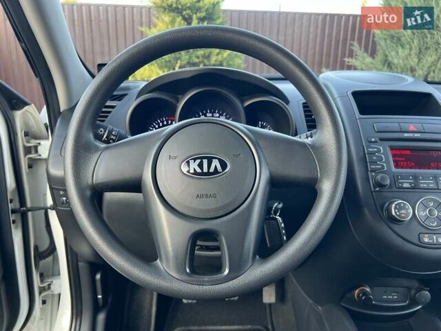 Білий Кіа Soul, об'ємом двигуна 1.6 л та пробігом 95 тис. км за 9700 $, фото 11 на Automoto.ua