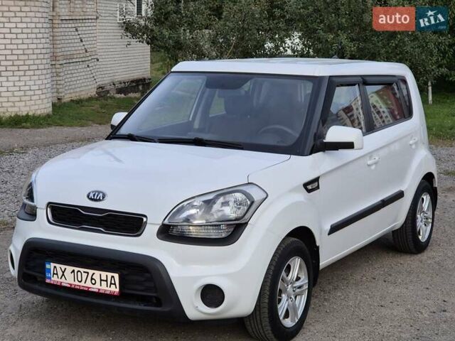 Белый Киа Soul, объемом двигателя 1.59 л и пробегом 70 тыс. км за 7500 $, фото 3 на Automoto.ua