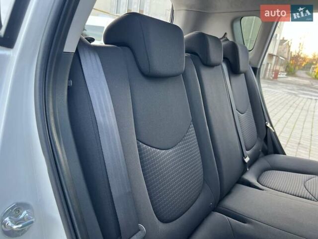 Белый Киа Soul, объемом двигателя 1.6 л и пробегом 95 тыс. км за 9700 $, фото 25 на Automoto.ua