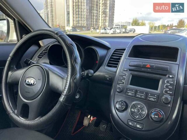 Белый Киа Soul, объемом двигателя 1.59 л и пробегом 251 тыс. км за 7700 $, фото 21 на Automoto.ua