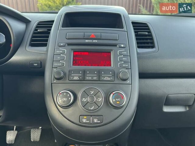 Белый Киа Soul, объемом двигателя 1.6 л и пробегом 95 тыс. км за 9700 $, фото 14 на Automoto.ua