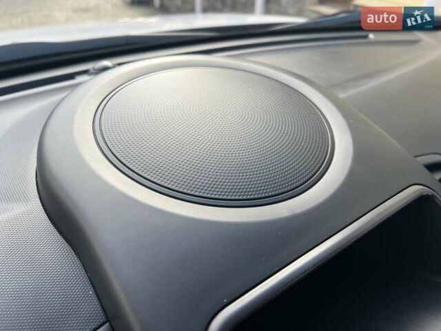 Белый Киа Soul, объемом двигателя 1.6 л и пробегом 95 тыс. км за 7800 $, фото 11 на Automoto.ua