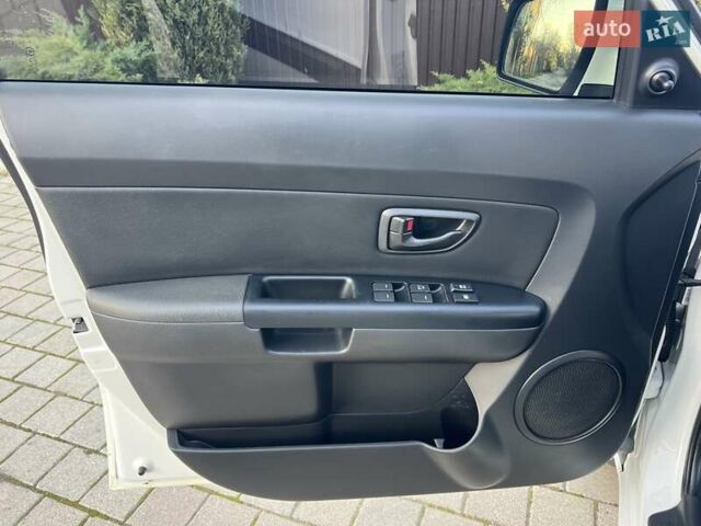 Білий Кіа Soul, об'ємом двигуна 1.6 л та пробігом 95 тис. км за 9700 $, фото 20 на Automoto.ua