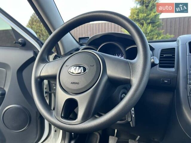 Білий Кіа Soul, об'ємом двигуна 1.6 л та пробігом 95 тис. км за 9700 $, фото 12 на Automoto.ua