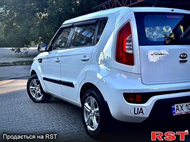 Белый Киа Soul, объемом двигателя 1.6 л и пробегом 69 тыс. км за 7500 $, фото 1 на Automoto.ua