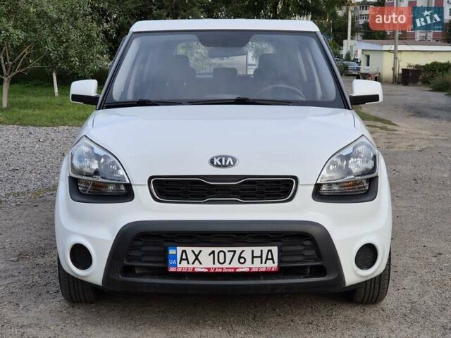 Белый Киа Soul, объемом двигателя 1.59 л и пробегом 70 тыс. км за 7500 $, фото 5 на Automoto.ua