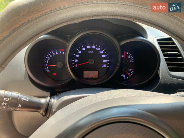 Білий Кіа Soul, об'ємом двигуна 1.59 л та пробігом 95 тис. км за 8100 $, фото 7 на Automoto.ua