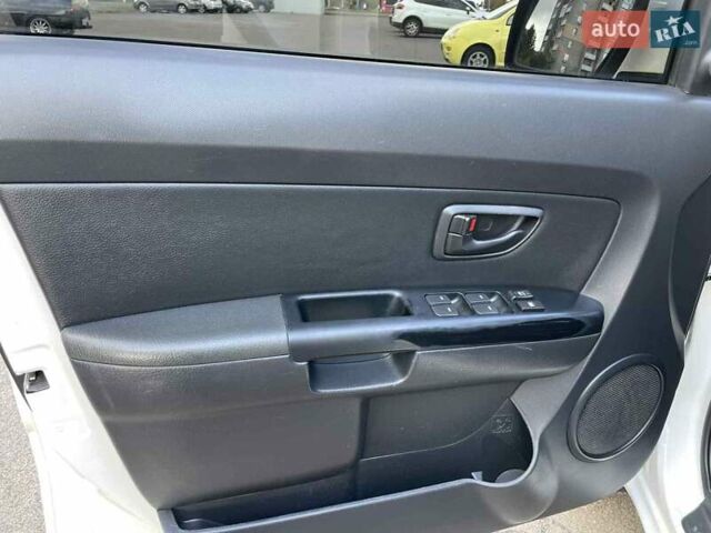 Белый Киа Soul, объемом двигателя 1.59 л и пробегом 251 тыс. км за 7700 $, фото 17 на Automoto.ua