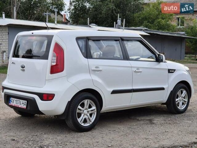 Белый Киа Soul, объемом двигателя 1.59 л и пробегом 70 тыс. км за 7500 $, фото 1 на Automoto.ua