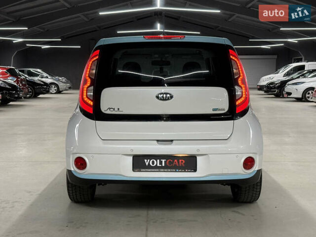 Білий Кіа Soul, об'ємом двигуна 0 л та пробігом 103 тис. км за 6700 $, фото 4 на Automoto.ua