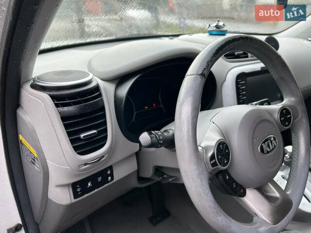 Белый Киа Soul, объемом двигателя 0 л и пробегом 134 тыс. км за 7150 $, фото 44 на Automoto.ua