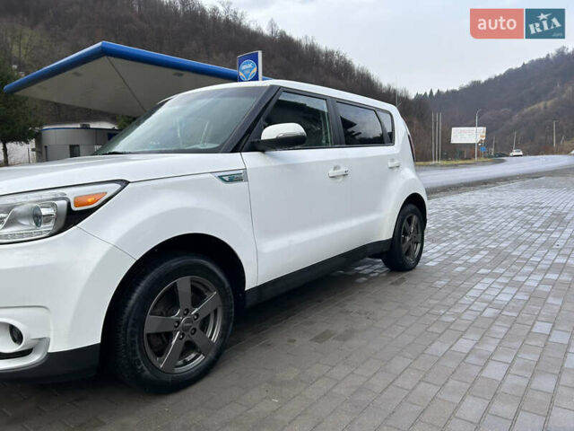 Белый Киа Soul, объемом двигателя 0 л и пробегом 134 тыс. км за 7150 $, фото 1 на Automoto.ua