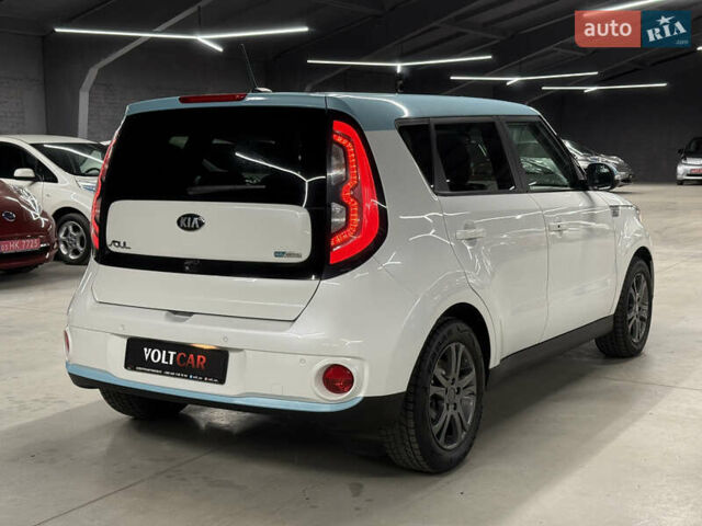 Білий Кіа Soul, об'ємом двигуна 0 л та пробігом 103 тис. км за 6700 $, фото 6 на Automoto.ua