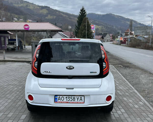 Белый Киа Soul, объемом двигателя 0 л и пробегом 134 тыс. км за 7150 $, фото 10 на Automoto.ua