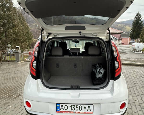 Белый Киа Soul, объемом двигателя 0 л и пробегом 134 тыс. км за 7150 $, фото 28 на Automoto.ua