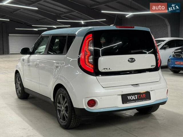 Білий Кіа Soul, об'ємом двигуна 0 л та пробігом 103 тис. км за 6700 $, фото 5 на Automoto.ua