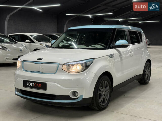Білий Кіа Soul, об'ємом двигуна 0 л та пробігом 103 тис. км за 6700 $, фото 3 на Automoto.ua