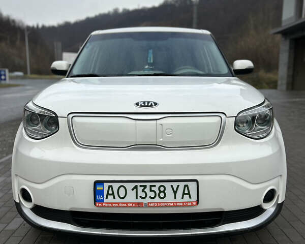 Белый Киа Soul, объемом двигателя 0 л и пробегом 134 тыс. км за 7150 $, фото 3 на Automoto.ua