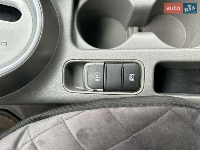 Белый Киа Soul, объемом двигателя 0 л и пробегом 134 тыс. км за 7150 $, фото 22 на Automoto.ua