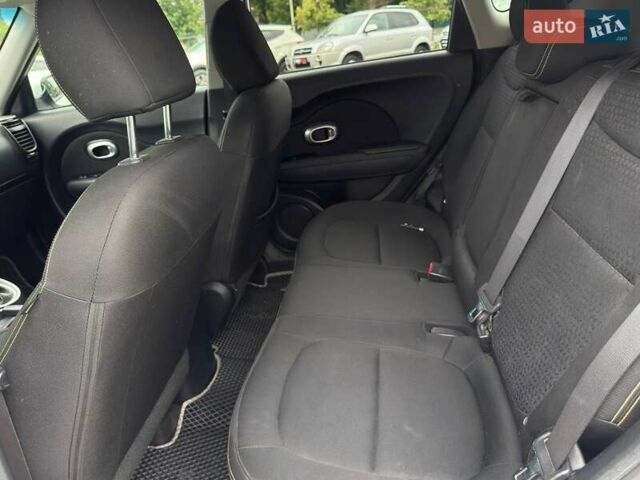 Белый Киа Soul, объемом двигателя 2 л и пробегом 200 тыс. км за 8500 $, фото 22 на Automoto.ua