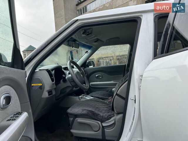 Белый Киа Soul, объемом двигателя 0 л и пробегом 134 тыс. км за 7150 $, фото 41 на Automoto.ua