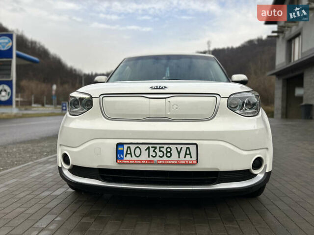 Белый Киа Soul, объемом двигателя 0 л и пробегом 134 тыс. км за 7150 $, фото 2 на Automoto.ua