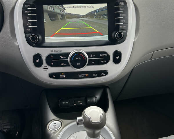 Белый Киа Soul, объемом двигателя 0 л и пробегом 134 тыс. км за 7150 $, фото 25 на Automoto.ua