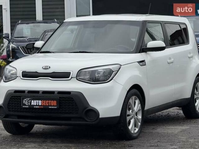 Белый Киа Soul, объемом двигателя 2 л и пробегом 200 тыс. км за 8500 $, фото 2 на Automoto.ua
