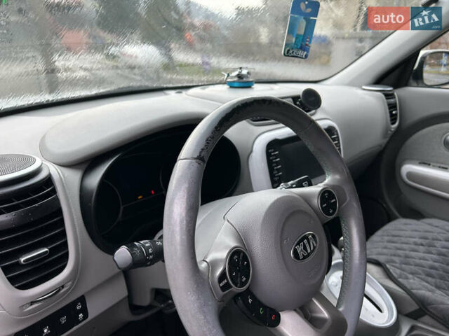Белый Киа Soul, объемом двигателя 0 л и пробегом 134 тыс. км за 7150 $, фото 43 на Automoto.ua