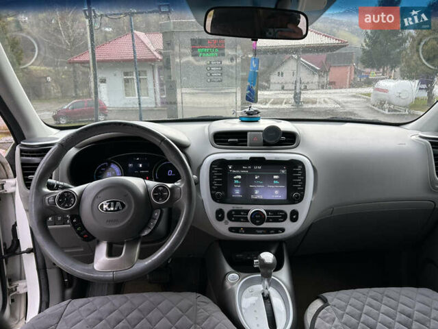 Белый Киа Soul, объемом двигателя 0 л и пробегом 134 тыс. км за 7150 $, фото 35 на Automoto.ua