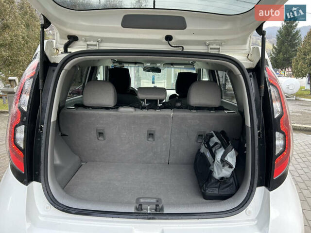Белый Киа Soul, объемом двигателя 0 л и пробегом 134 тыс. км за 7150 $, фото 29 на Automoto.ua