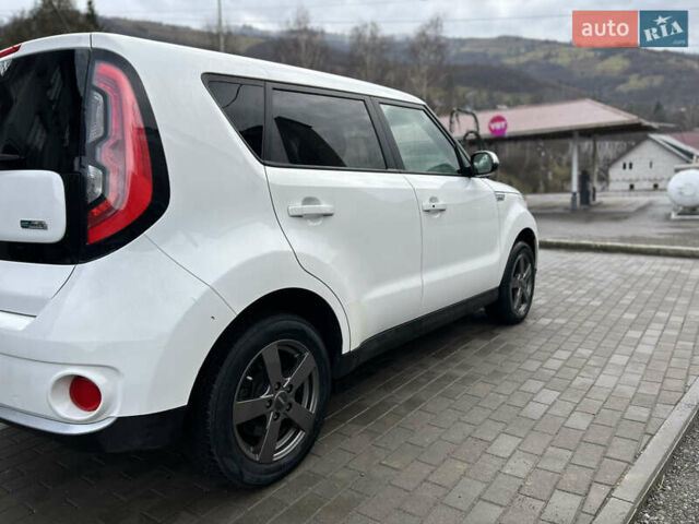 Белый Киа Soul, объемом двигателя 0 л и пробегом 134 тыс. км за 7150 $, фото 8 на Automoto.ua