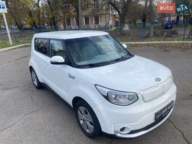 Білий Кіа Soul, об'ємом двигуна 0 л та пробігом 99 тис. км за 7400 $, фото 8 на Automoto.ua