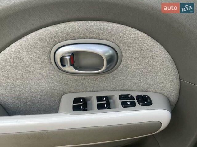 Білий Кіа Soul, об'ємом двигуна 0 л та пробігом 99 тис. км за 7400 $, фото 31 на Automoto.ua