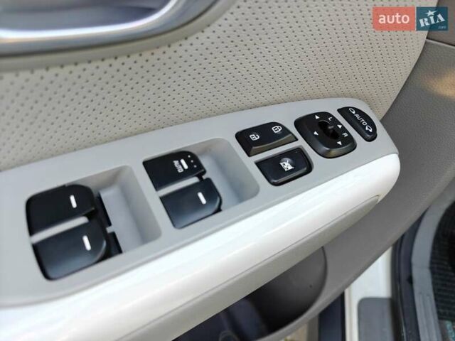 Белый Киа Soul, объемом двигателя 0 л и пробегом 132 тыс. км за 6750 $, фото 11 на Automoto.ua