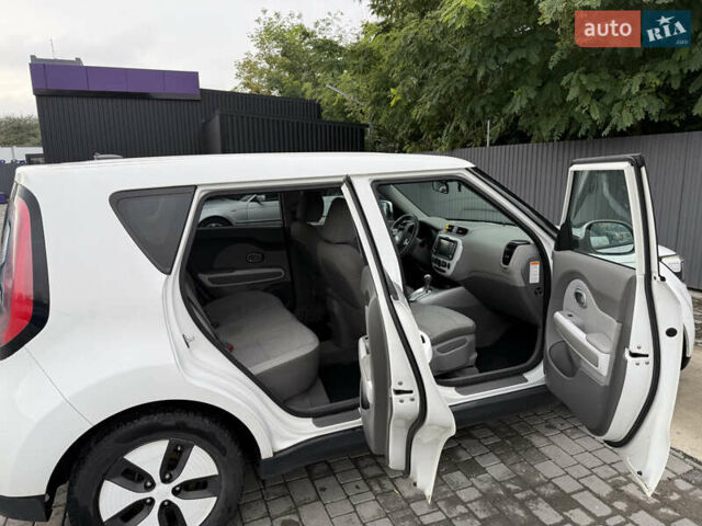 Білий Кіа Soul, об'ємом двигуна 0 л та пробігом 162 тис. км за 6700 $, фото 17 на Automoto.ua