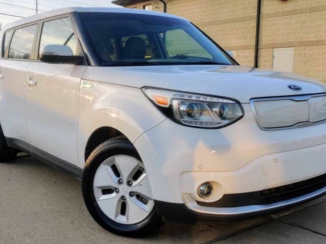 Белый Киа Soul, объемом двигателя 0 л и пробегом 79 тыс. км за 5100 $, фото 2 на Automoto.ua