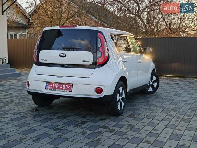 Белый Киа Soul, объемом двигателя 0 л и пробегом 132 тыс. км за 6750 $, фото 17 на Automoto.ua