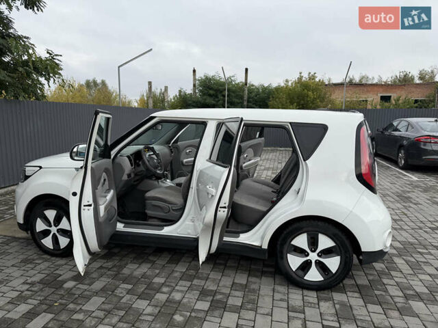 Білий Кіа Soul, об'ємом двигуна 0 л та пробігом 162 тис. км за 6700 $, фото 18 на Automoto.ua