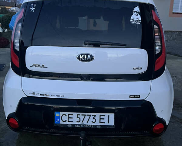 Белый Киа Soul, объемом двигателя 1.58 л и пробегом 190 тыс. км за 10000 $, фото 2 на Automoto.ua