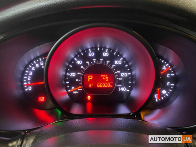 Белый Киа Soul, объемом двигателя 1.6 л и пробегом 108 тыс. км за 10200 $, фото 13 на Automoto.ua
