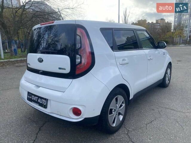 Білий Кіа Soul, об'ємом двигуна 0 л та пробігом 99 тис. км за 7400 $, фото 10 на Automoto.ua