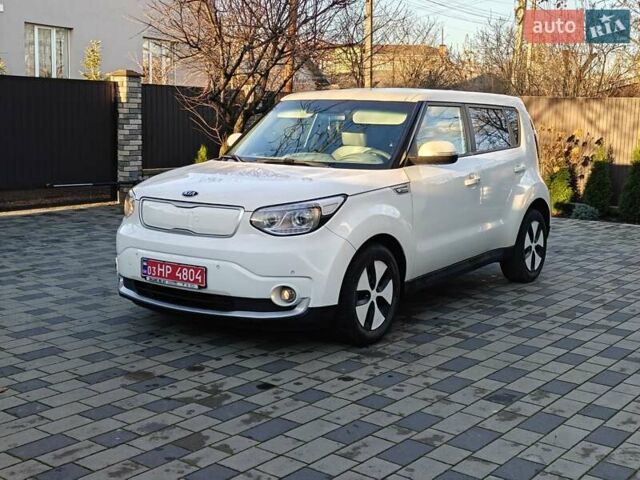 Белый Киа Soul, объемом двигателя 0 л и пробегом 132 тыс. км за 6750 $, фото 5 на Automoto.ua