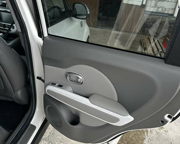 Белый Киа Soul, объемом двигателя 0 л и пробегом 100 тыс. км за 7200 $, фото 11 на Automoto.ua