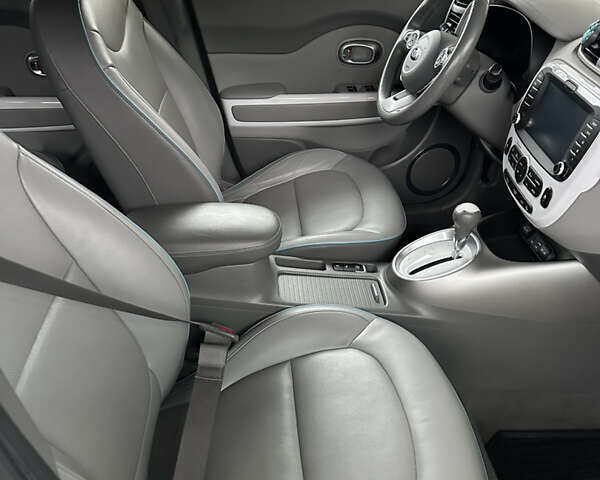 Белый Киа Soul, объемом двигателя 0 л и пробегом 100 тыс. км за 7200 $, фото 13 на Automoto.ua