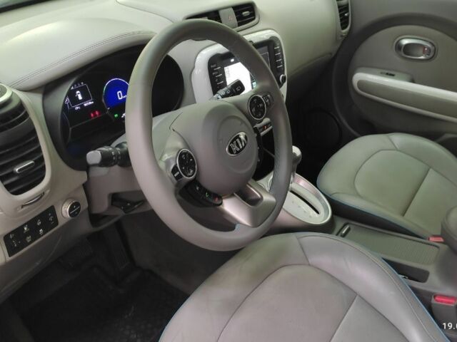 Белый Киа Soul, объемом двигателя 0 л и пробегом 90 тыс. км за 7500 $, фото 8 на Automoto.ua