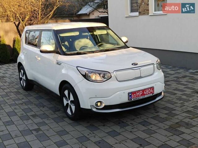 Белый Киа Soul, объемом двигателя 0 л и пробегом 132 тыс. км за 6750 $, фото 1 на Automoto.ua