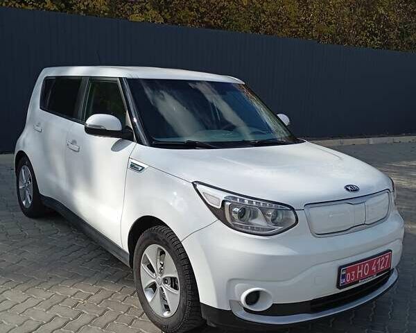 Белый Киа Soul, объемом двигателя 0 л и пробегом 98 тыс. км за 6800 $, фото 2 на Automoto.ua